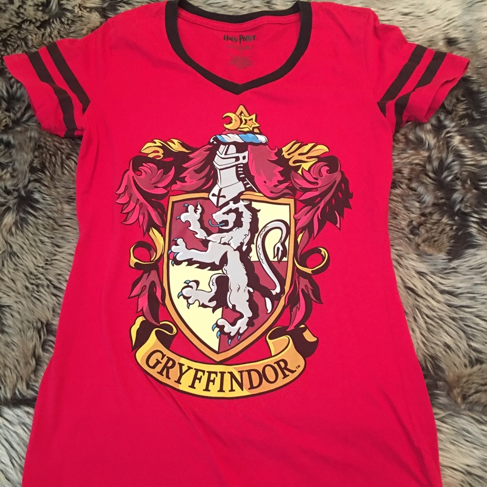 Harry Potter Gryffindor Crest V-neck Red Tee Shirt